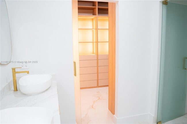 Building Photo - 10996 NW 58th Terrace