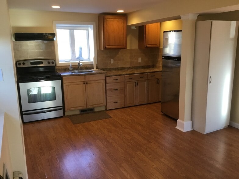 kitchen - 6 Helen Pl