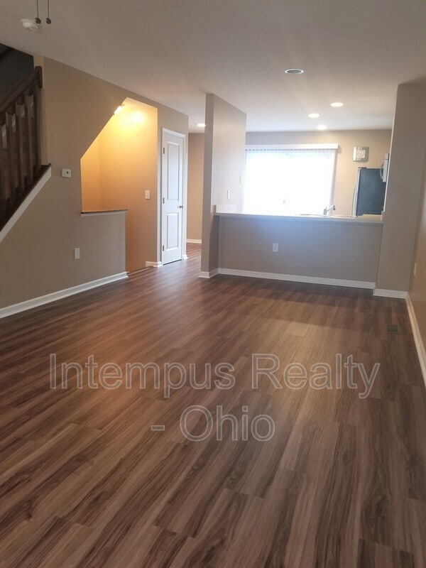 Building Photo - 3869 Dowitcher Ln