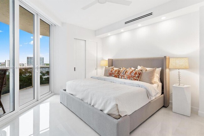 Building Photo - 3200 N Ocean Blvd