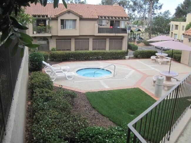 Building Photo - Spacious 3 bd/2ba 2 story Condo In San Marcos