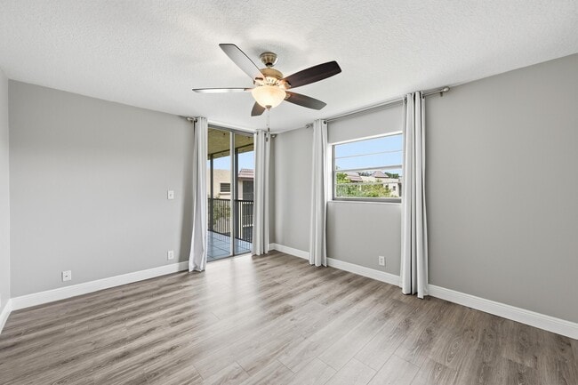 Building Photo - 10401 W Broward Blvd