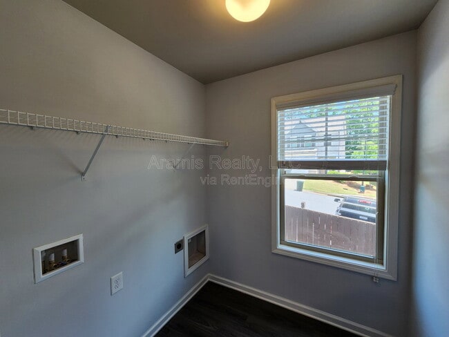 Building Photo - 5201 Pinnacle Walk