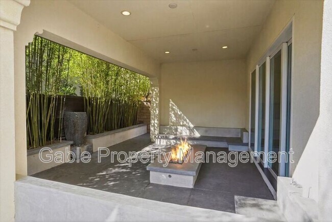 Building Photo - 27623 Solana Wy