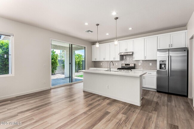 Building Photo - 6537 N 15th Dr