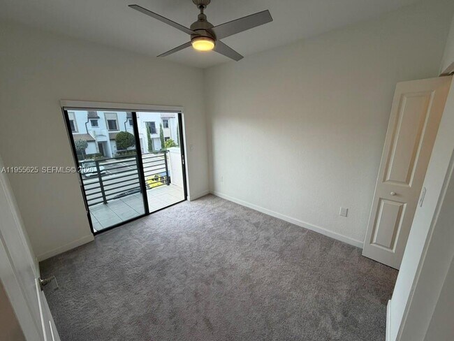 Building Photo - 21001 NE 8th Ave