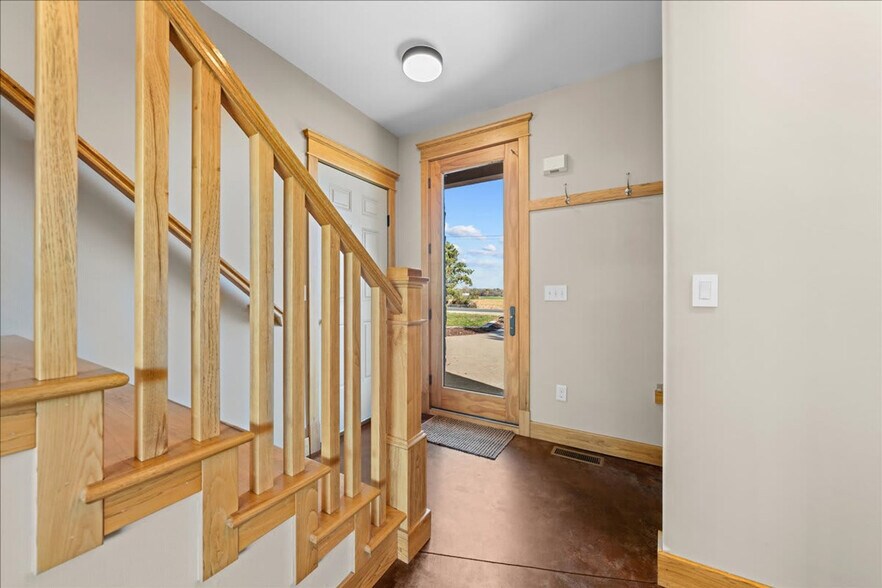 Building Photo - 1248 WI-35