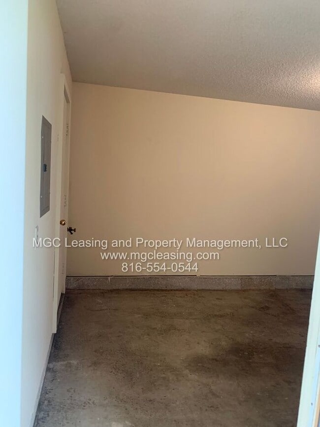 Building Photo - Welcome to Whispering Winds Townhomes – Wh...