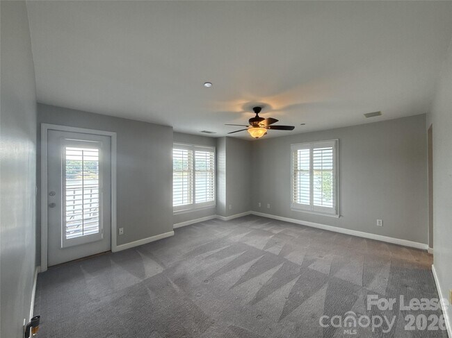 Building Photo - 9817 Emerald Point Dr