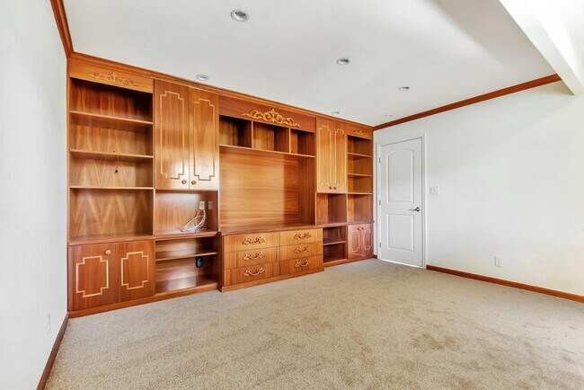 Building Photo - 17 Muth Dr