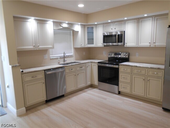 Building Photo - 357 Joel Blvd