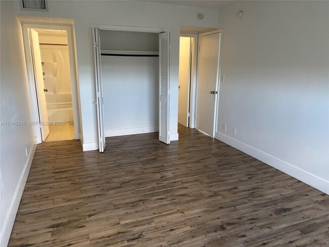 Building Photo - 1701 Washington St