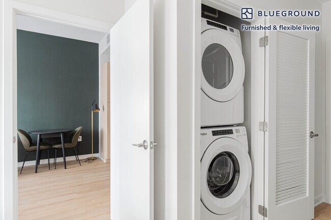 Building Photo - 2121 First Street Southwest-SI FL4-ID258