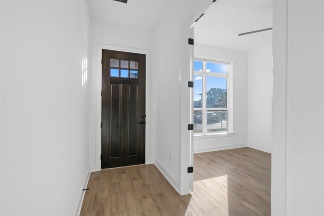 Building Photo - 5902 Rangeland Rd