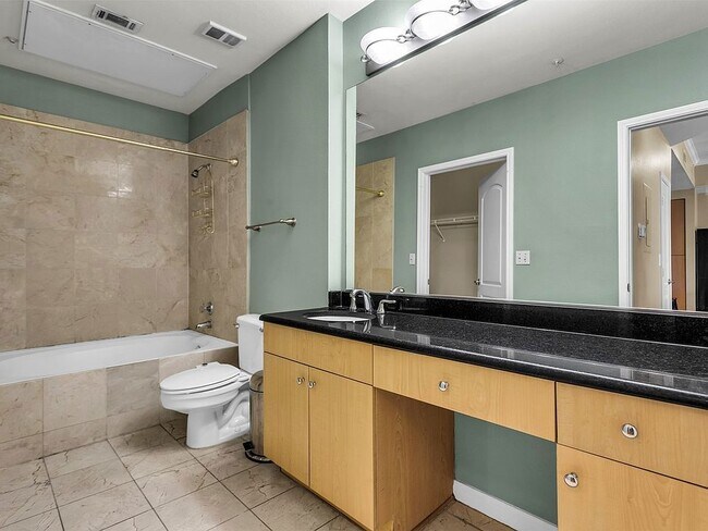 Building Photo - 3225 Turtle Creek Blvd Blvd