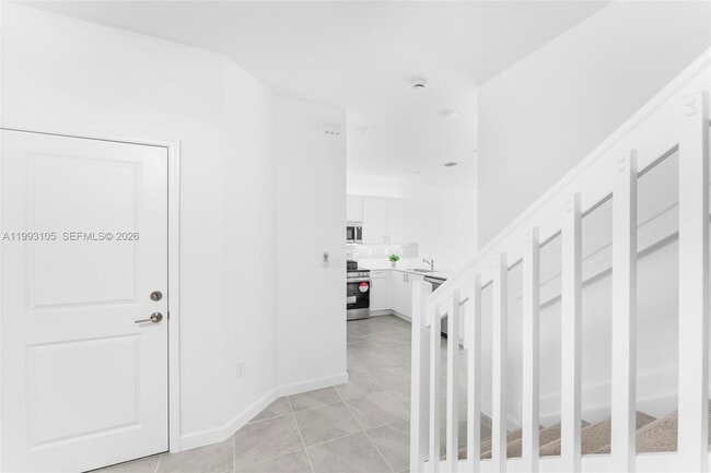 Building Photo - 2425 SE 28th Dr