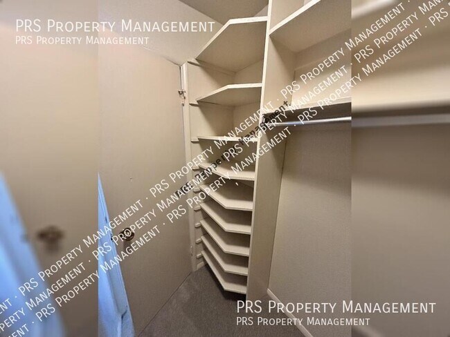 Building Photo - 6926 E Windsor Ave