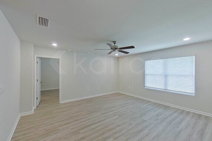 Building Photo - 309 Monarch Ln