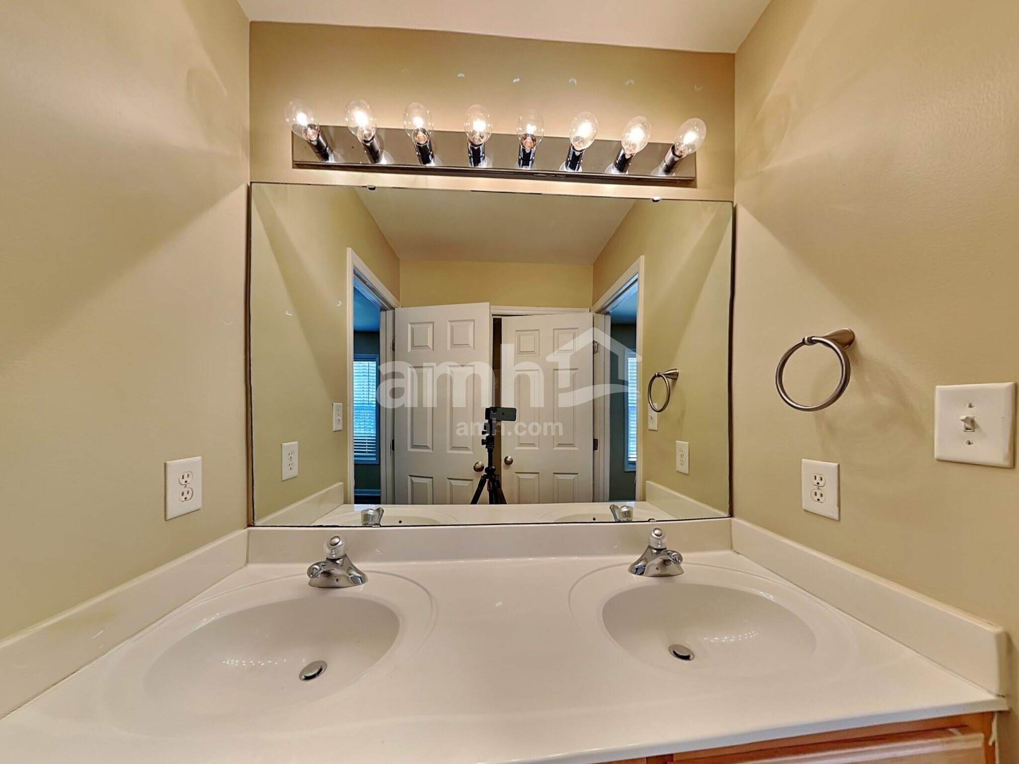 Building Photo - 8629 Boysenberry Ln