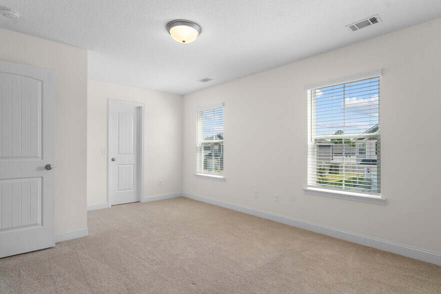 Building Photo - 767 Fairview Cir