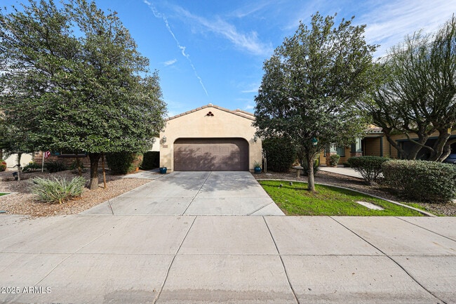 Building Photo - 3535 S Jasmine Dr