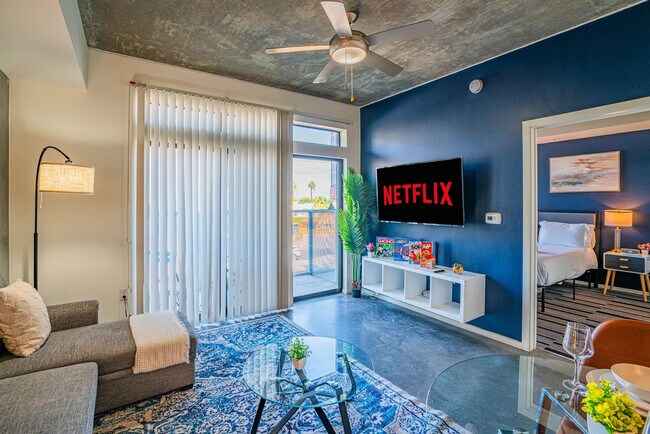 Building Photo - 333 E Roosevelt St