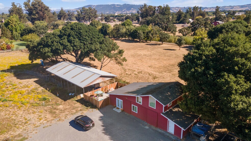 Building Photo - 1081 Moss Rd