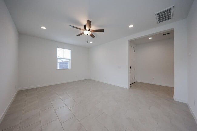 Building Photo - 7814 W Hide Trl