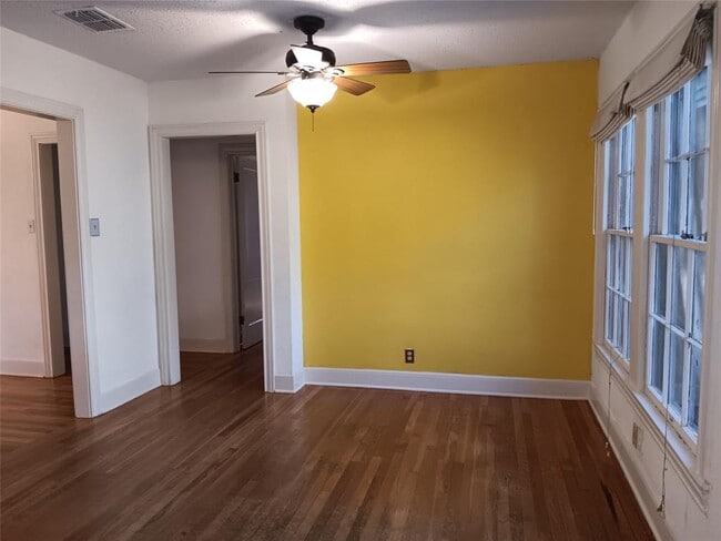 Building Photo - 2003 Montclaire St