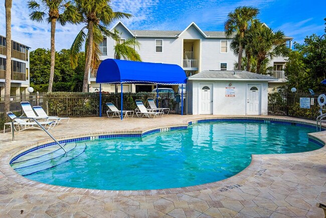 Building Photo - 3601 E Bay Dr