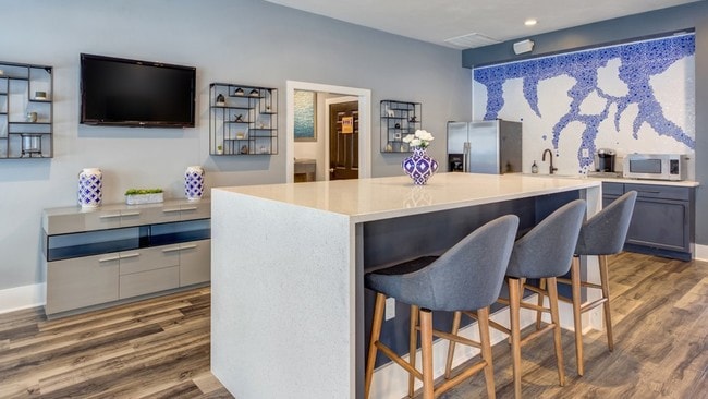 Building Photo - The Venetian Student Living