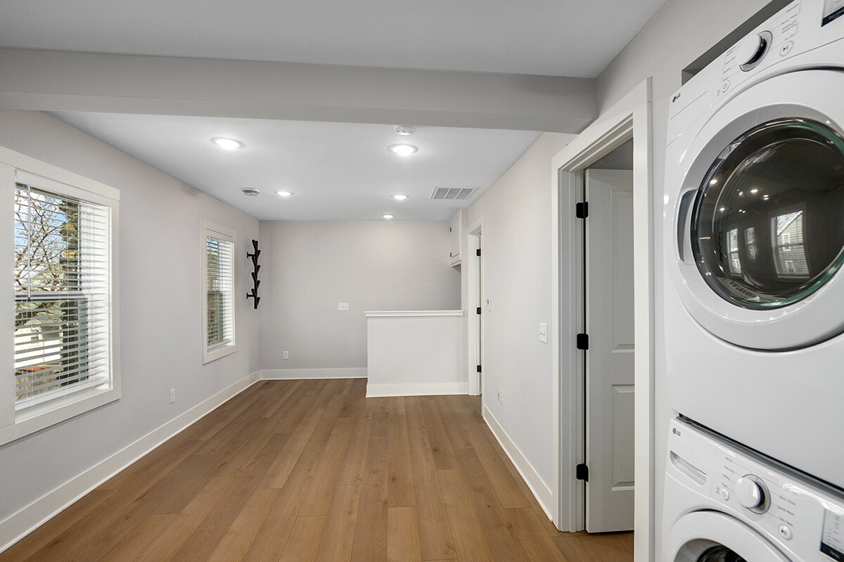 Building Photo - 415 11th St NW