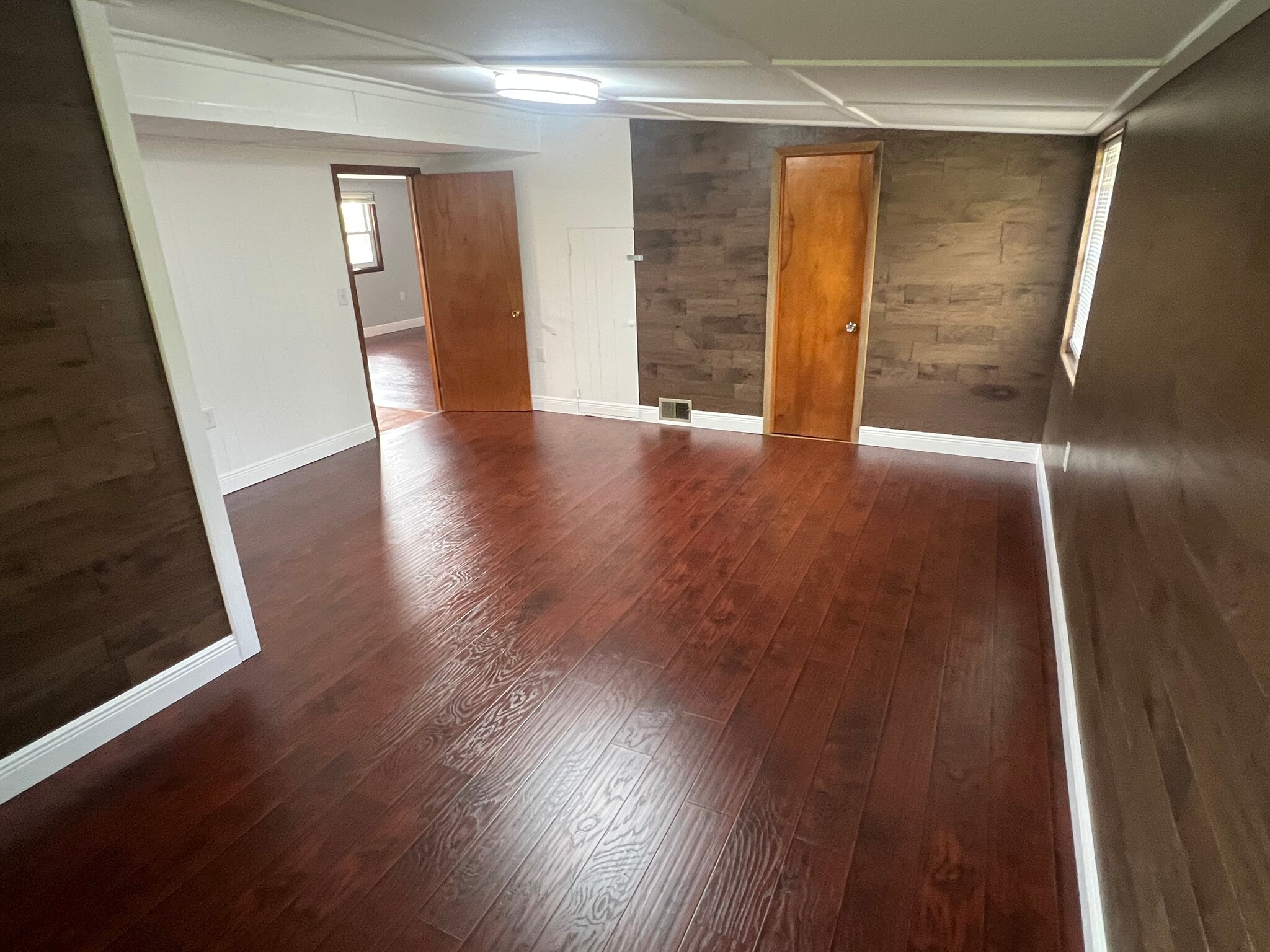 Building Photo - 5636 Trenton Rd