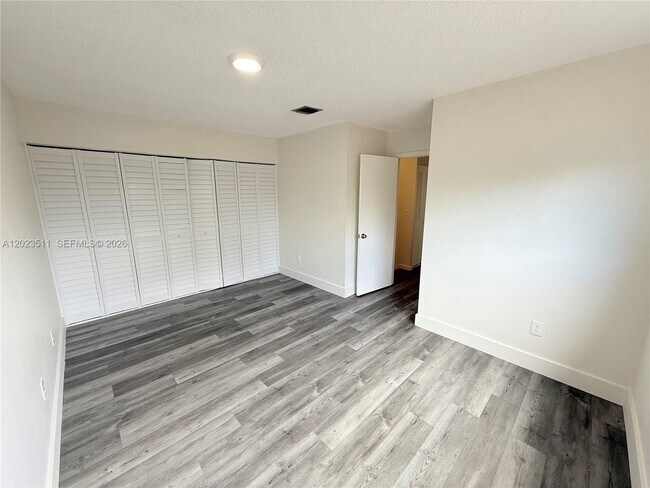 Building Photo - 4300 Landar Dr