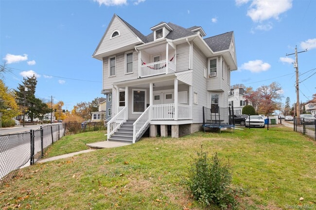 Building Photo - 33 Wickham Ave