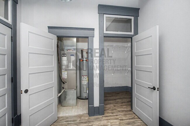 Building Photo - 1214 2nd St