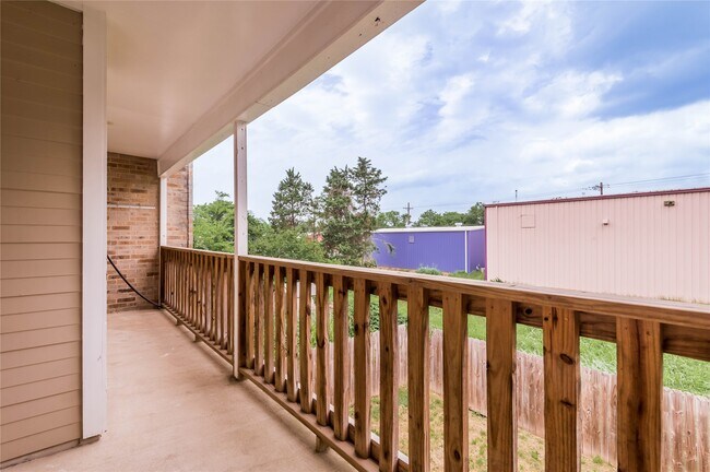 Building Photo - 111B Normal Park Dr
