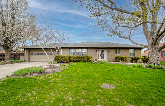 Building Photo - 3928 Pasadena Dr