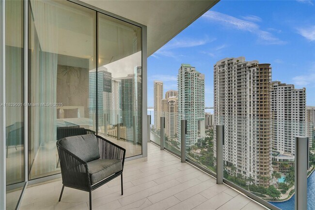 Building Photo - 300 Biscayne Blvd Way