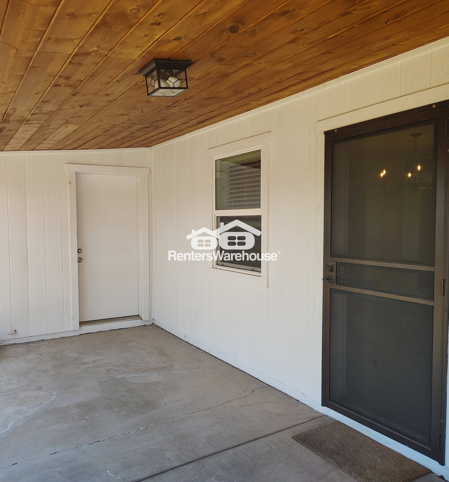 Building Photo - 1557 E Grove Ave