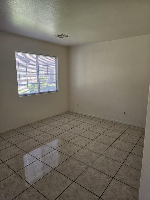 Building Photo - 2500 Adelante Ave