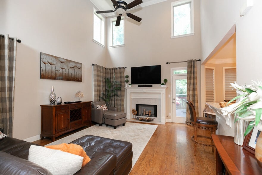 Building Photo - 6595 Bonanza Trail