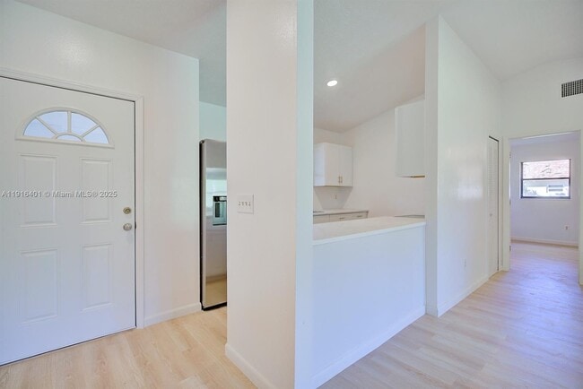 Building Photo - 220 Rhapsody Ave