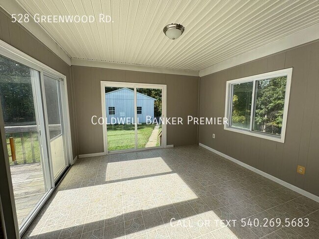 Building Photo - 528 Greenwood Rd