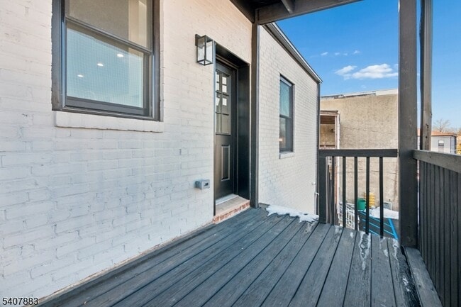 Building Photo - 266 Morris Ave