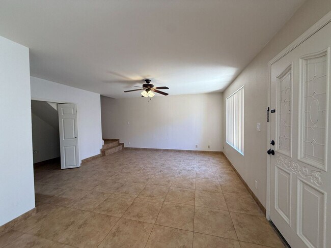 Building Photo - 17014 E Calle Del Oro
