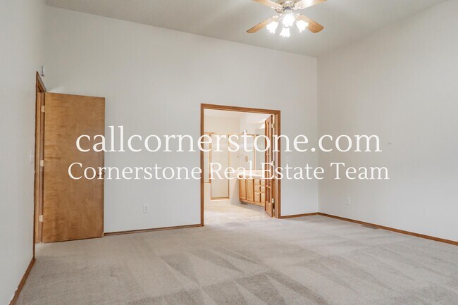 Building Photo - 630 Fernglen Ct