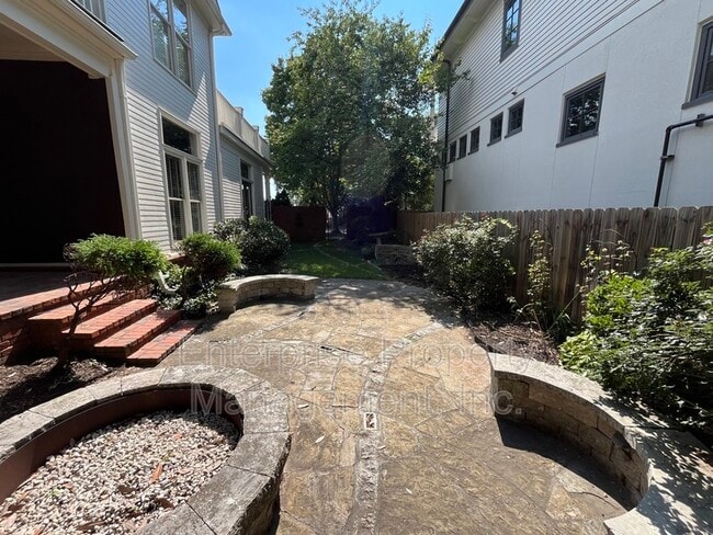 Building Photo - 958 Harbor View Dr