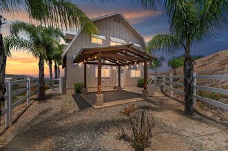 Building Photo - **Spacious 2-Bedroom Home In The Heart Of Wine Country**