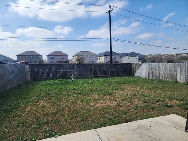 Building Photo - Spacious 4BR House in Converse